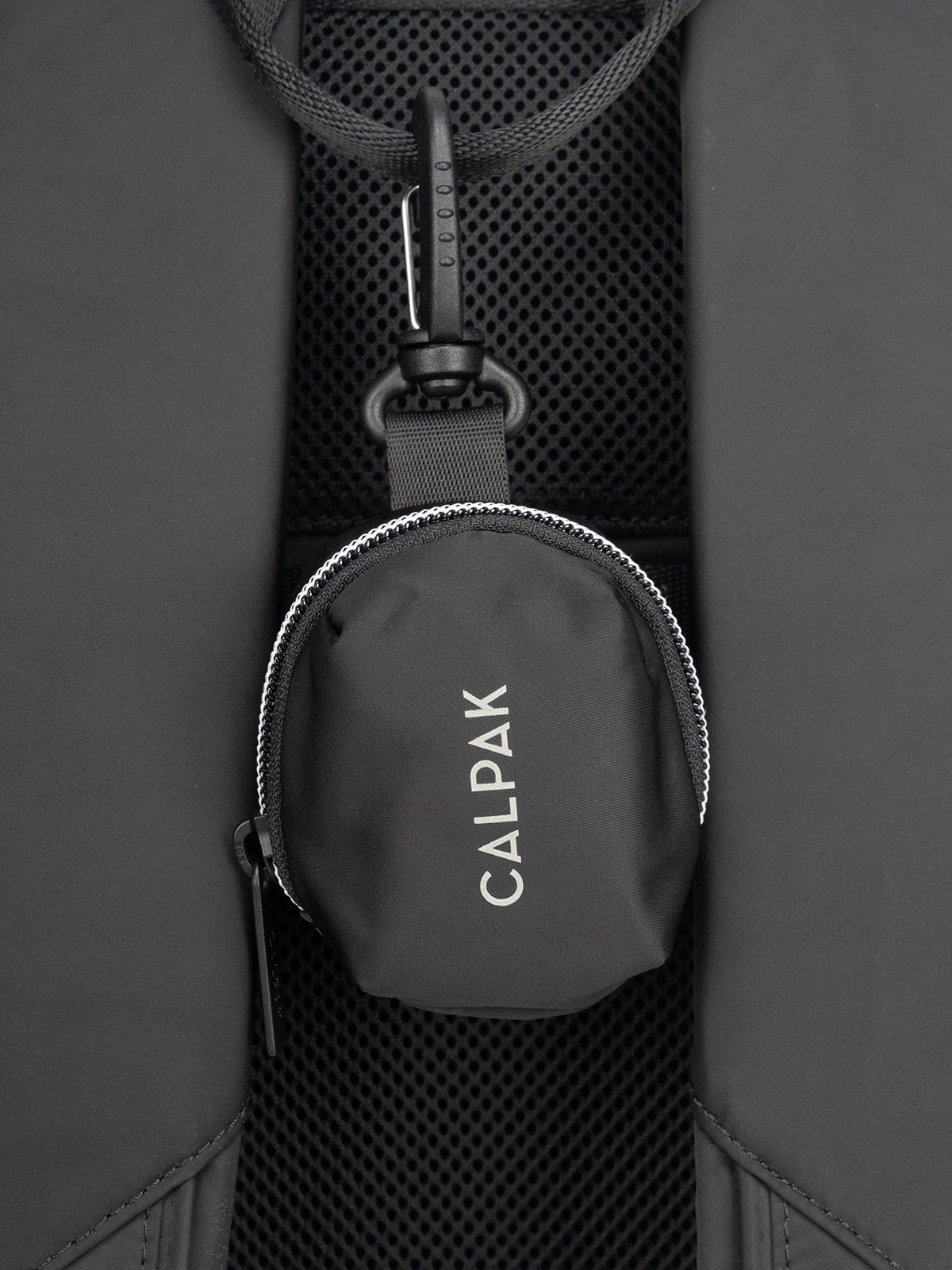 Fit Zip Bag Charm