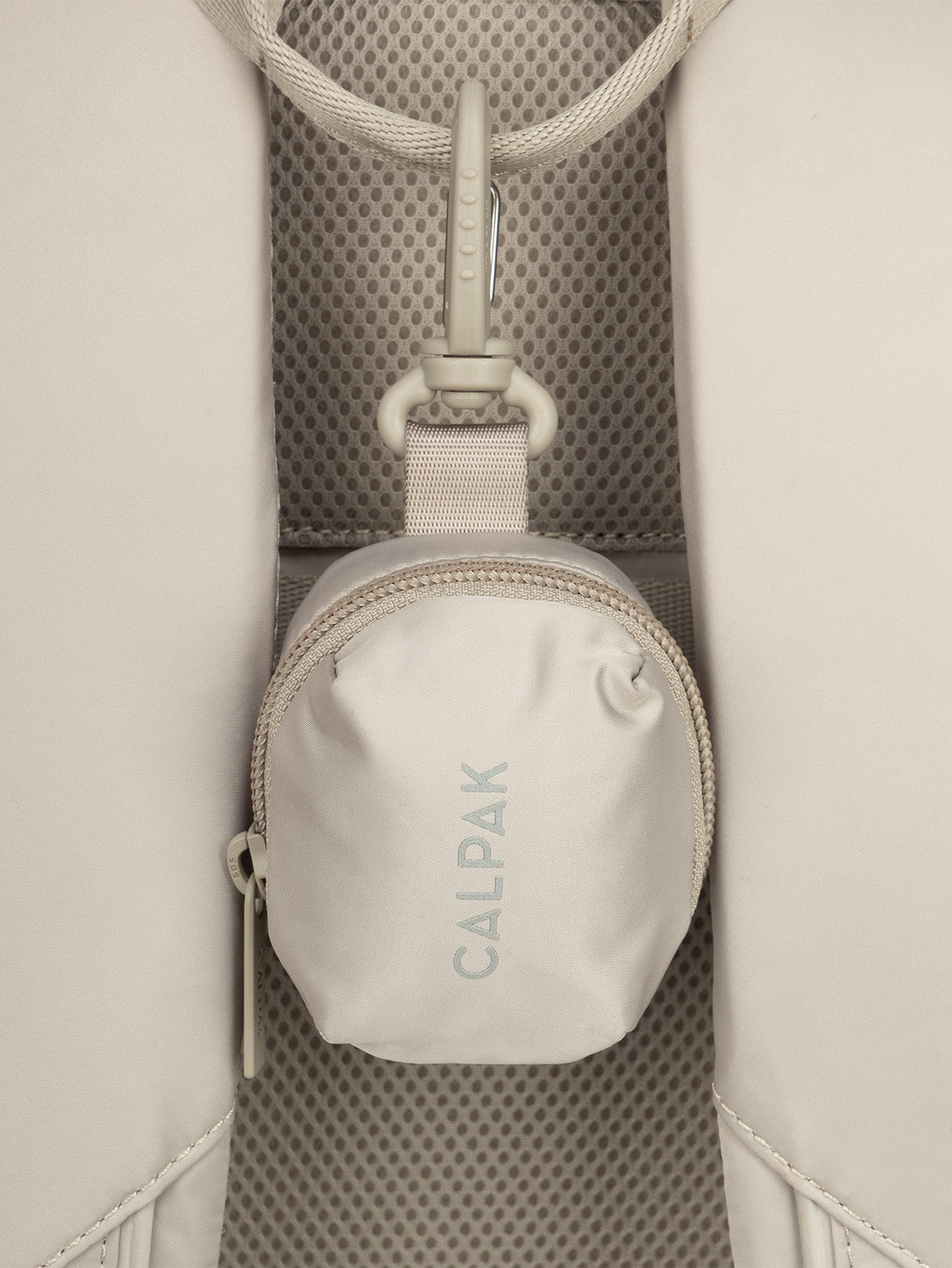 Fit Zip Bag Charm