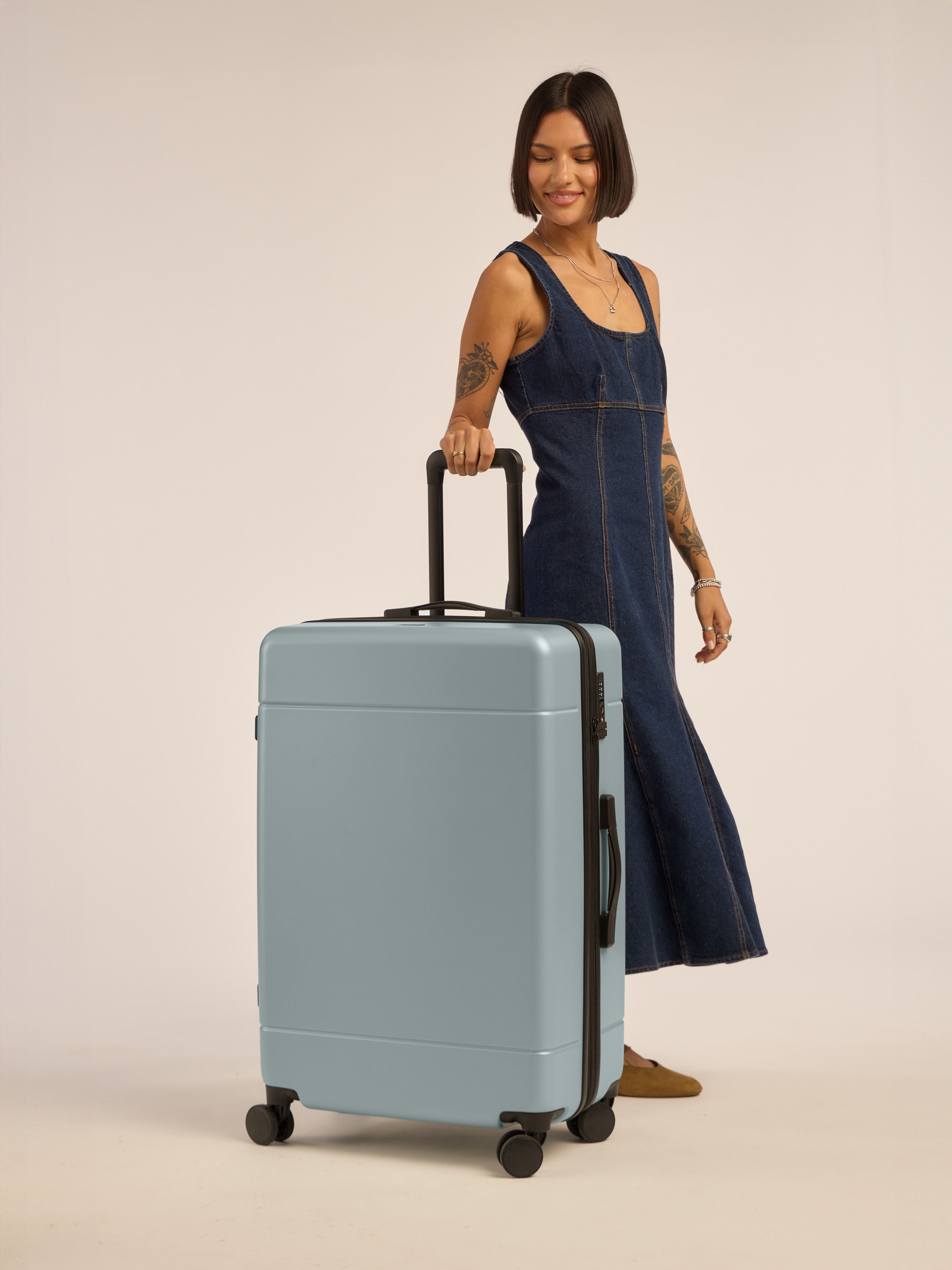 Hue Large Luggage