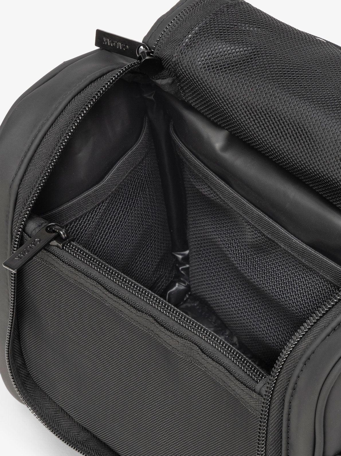 Luka Hanging Toiletry Bag
