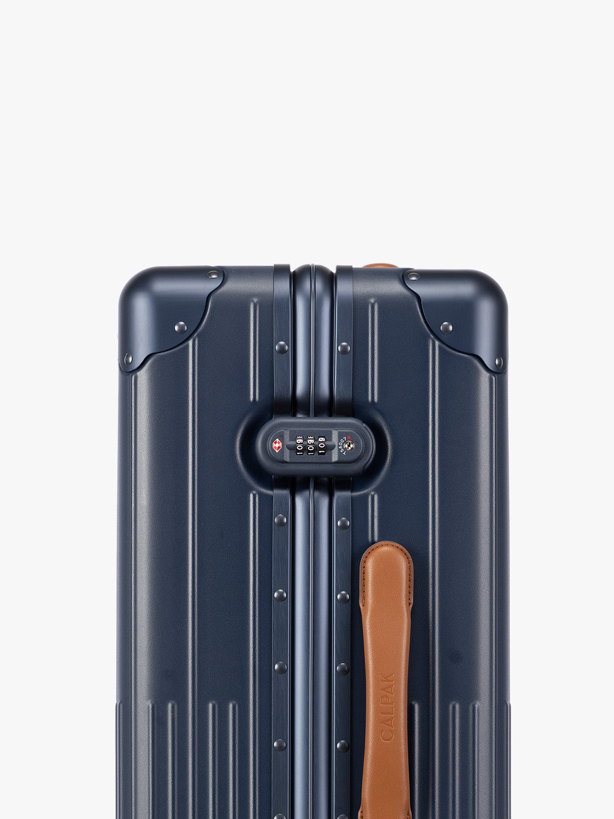 Vault Medium Luggage