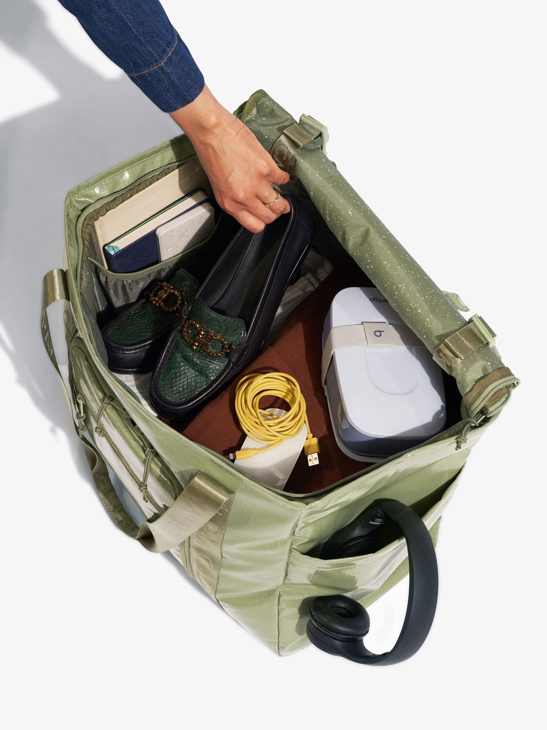 Terra 35L Water Resistant Zip Tote Bag