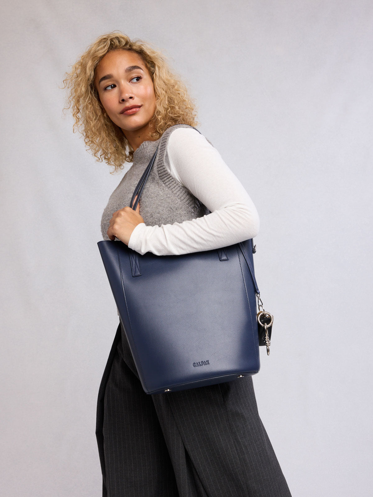 Haven 14" Laptop Bucket Bag