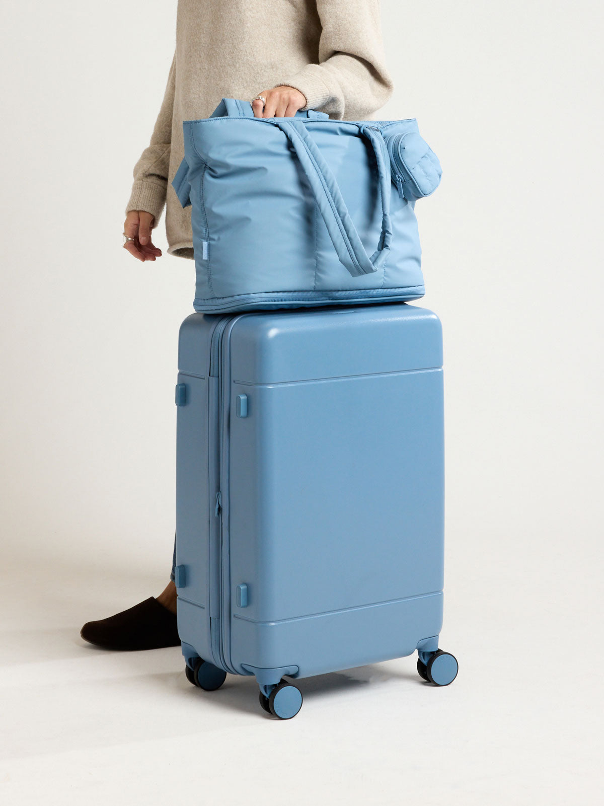 Hue Medium Luggage