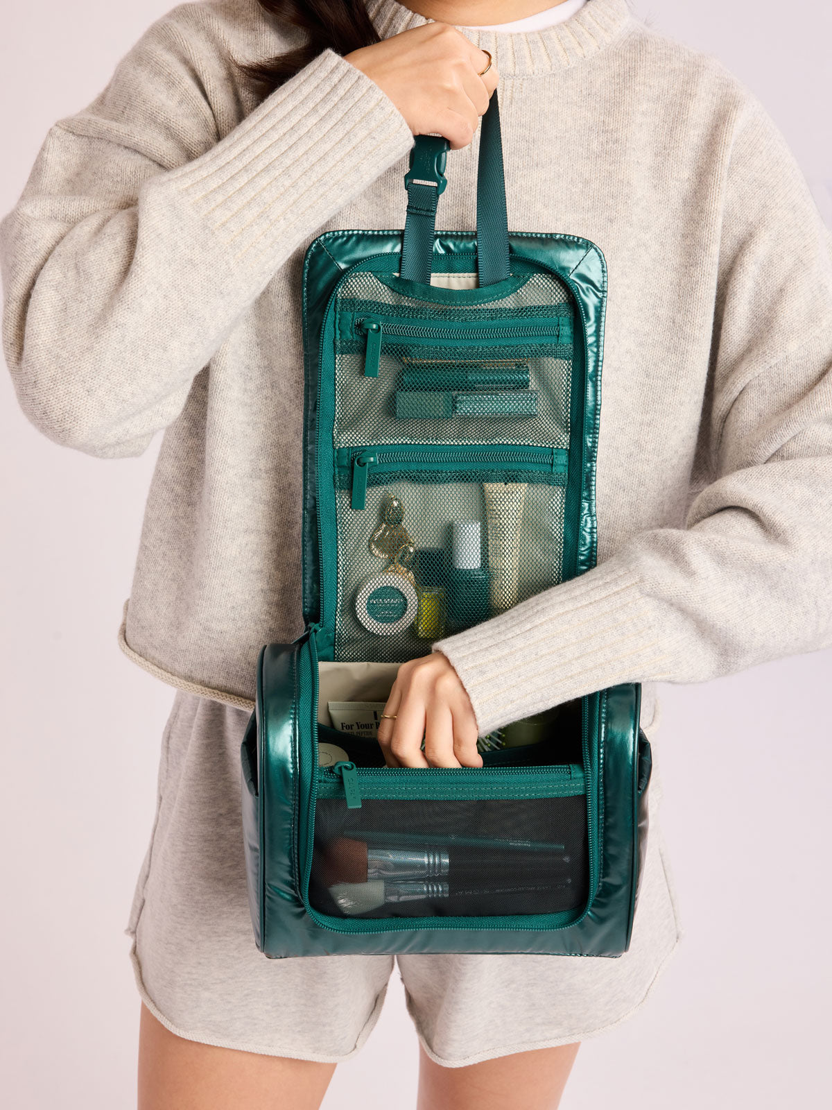 Luka Hanging Toiletry Bag