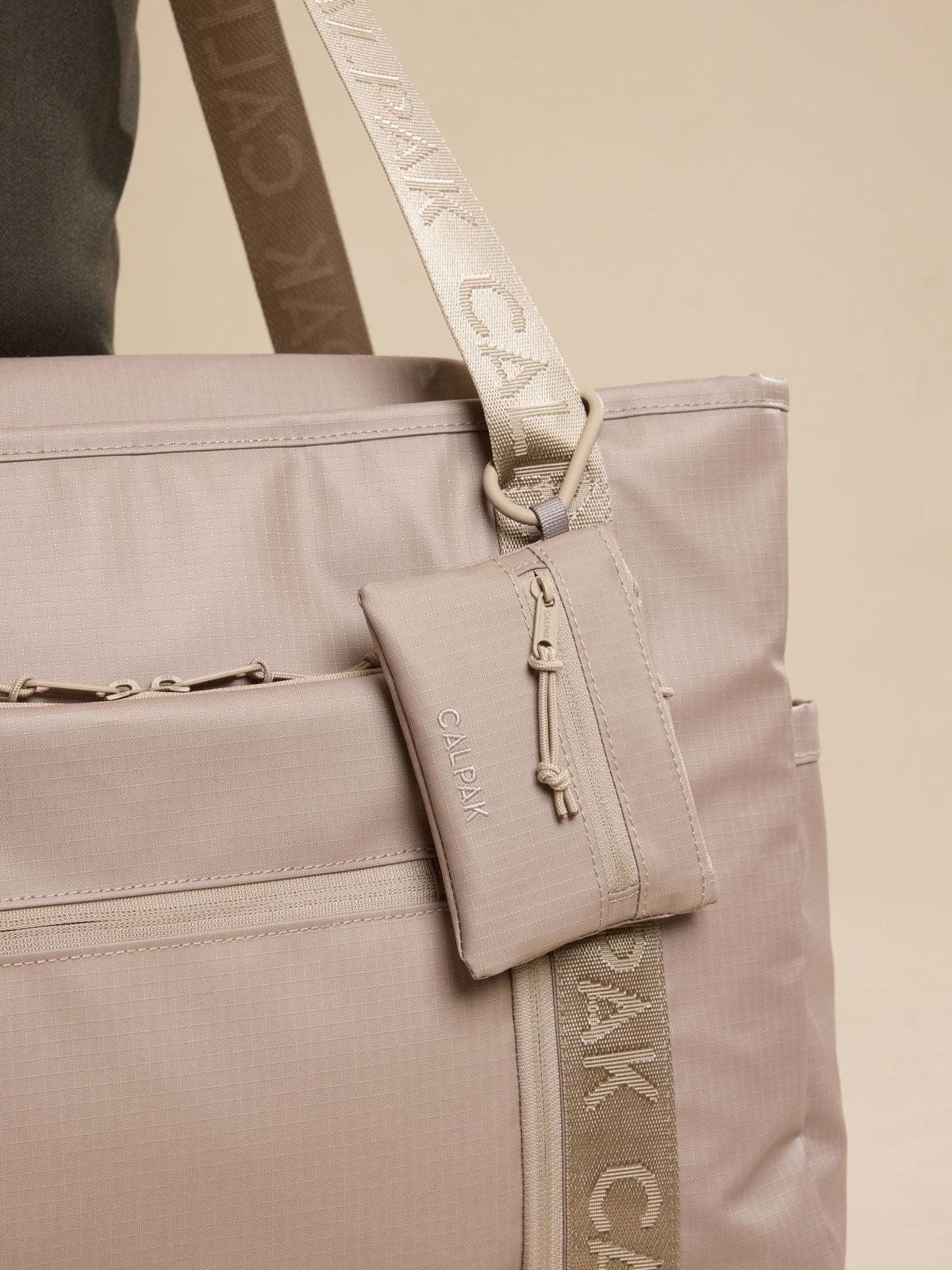 Terra Clippable Card Pouch