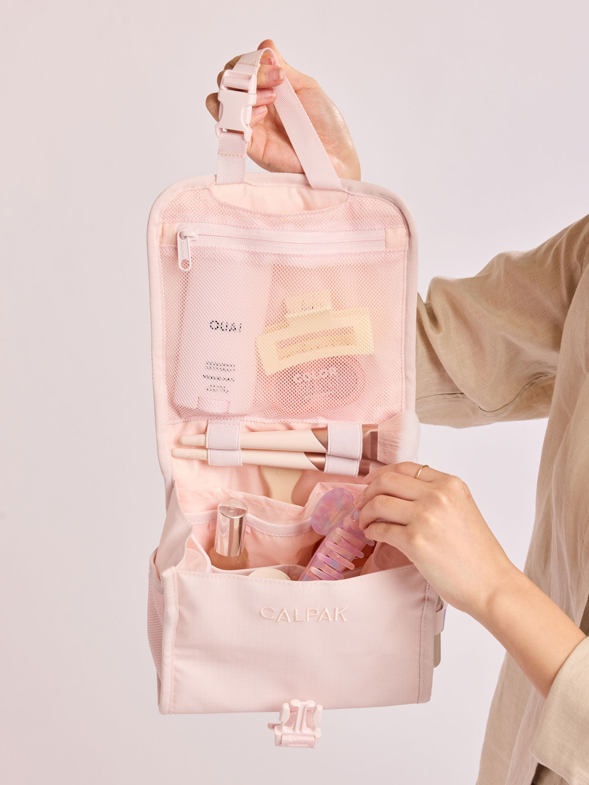 Terra Hanging Toiletry Bag