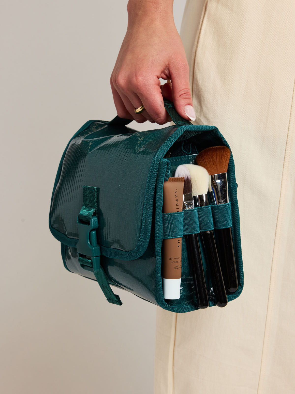 Terra Hanging Toiletry Bag