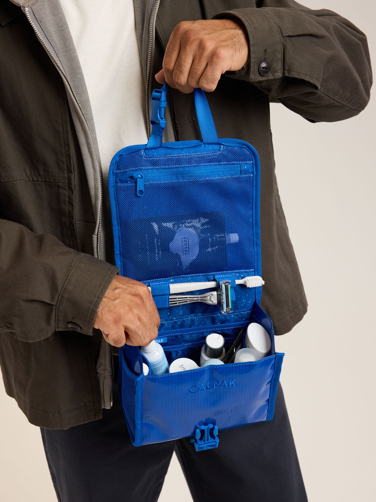 Terra Hanging Toiletry Bag